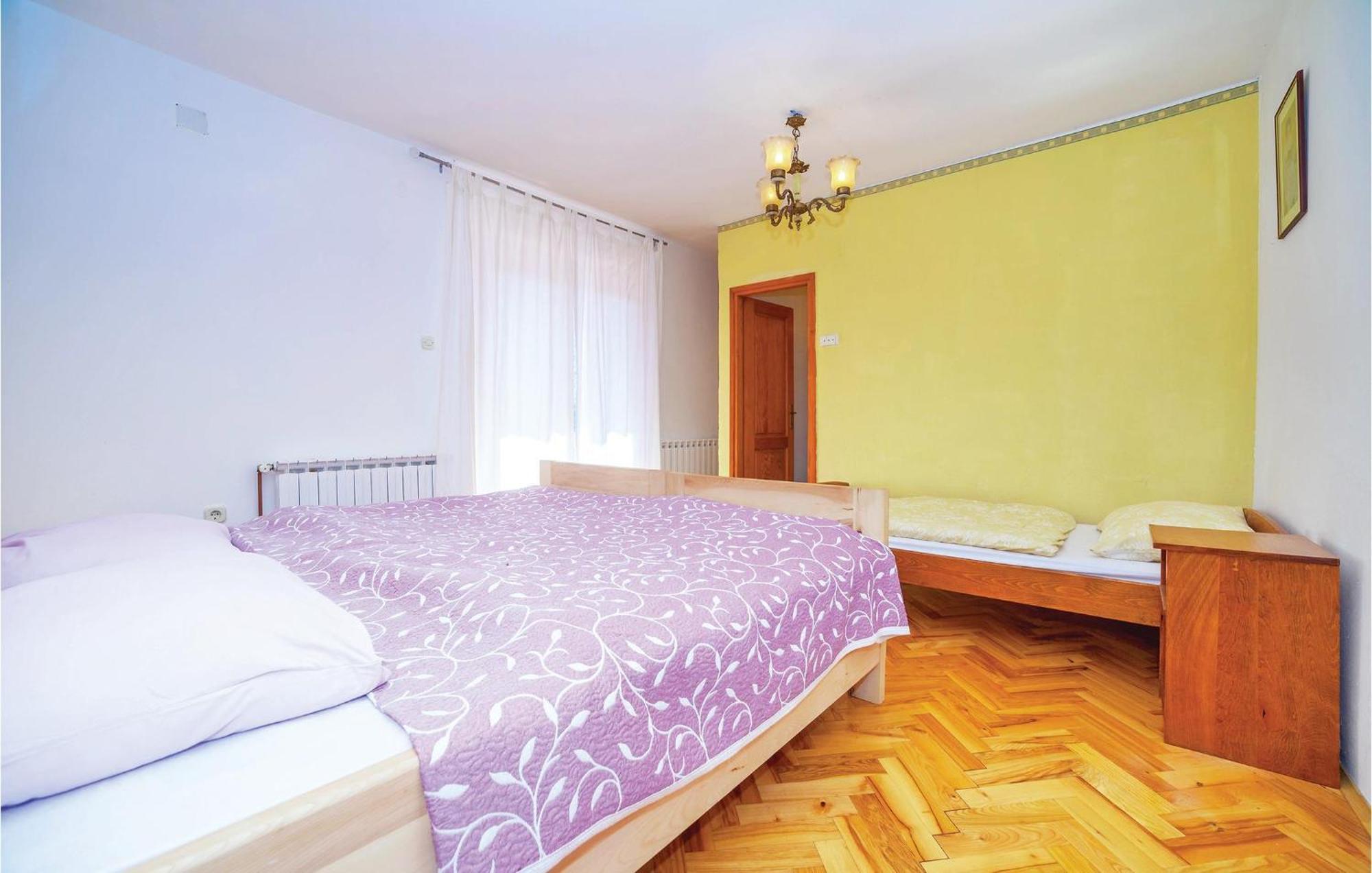 7 Bedroom Pet Friendly Home In Crni Kal Crni Kal  Exterior foto