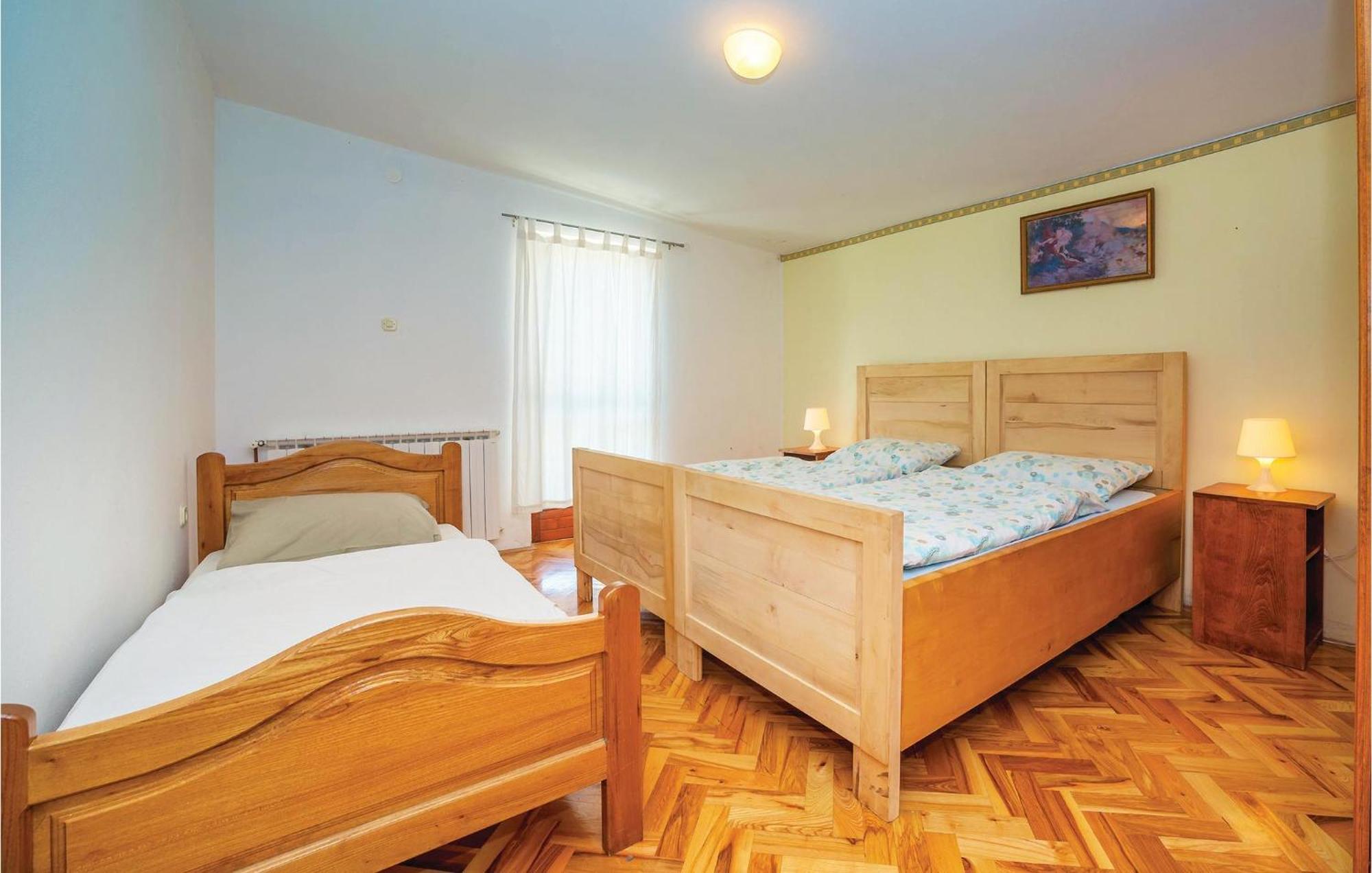 7 Bedroom Pet Friendly Home In Crni Kal Crni Kal  Exterior foto