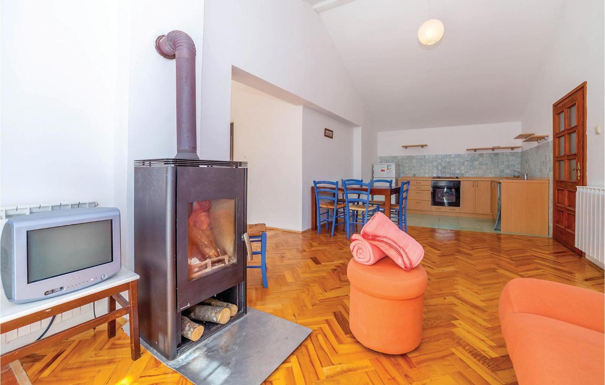 7 Bedroom Pet Friendly Home In Crni Kal Crni Kal  Exterior foto