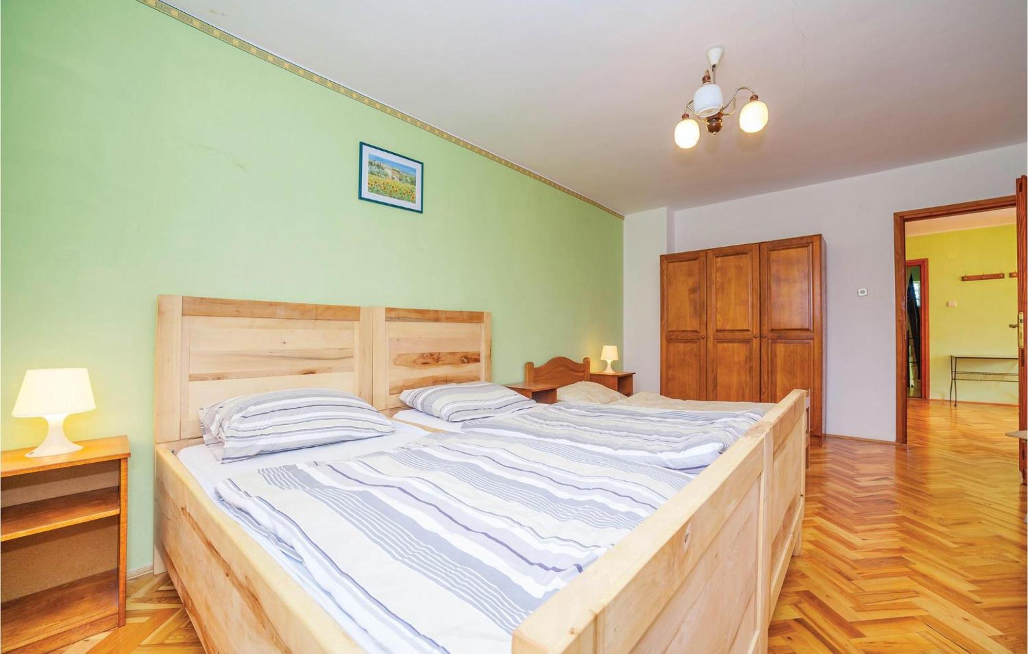 7 Bedroom Pet Friendly Home In Crni Kal Crni Kal  Exterior foto