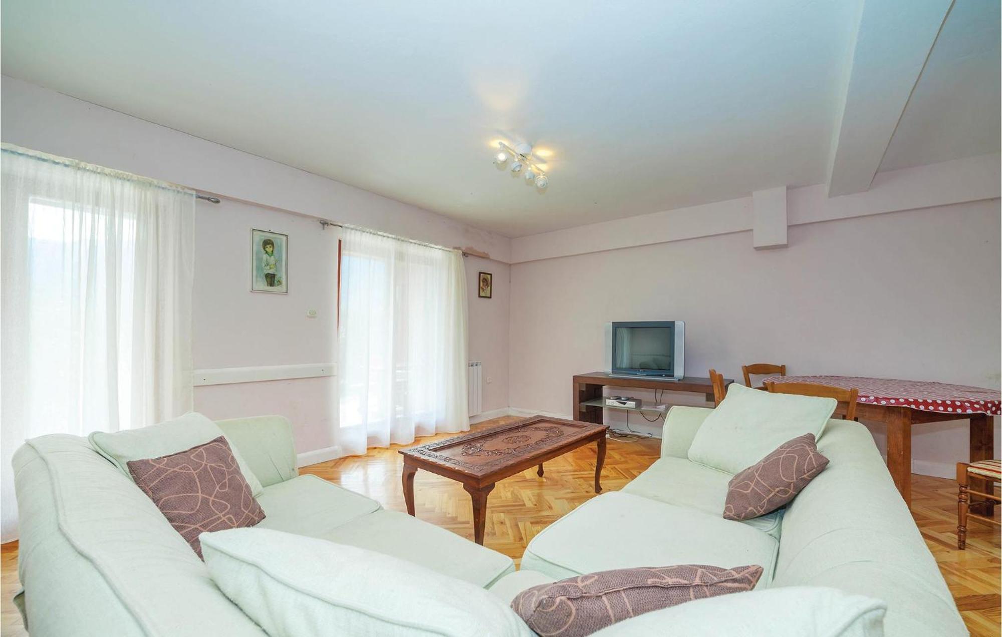 7 Bedroom Pet Friendly Home In Crni Kal Crni Kal  Exterior foto