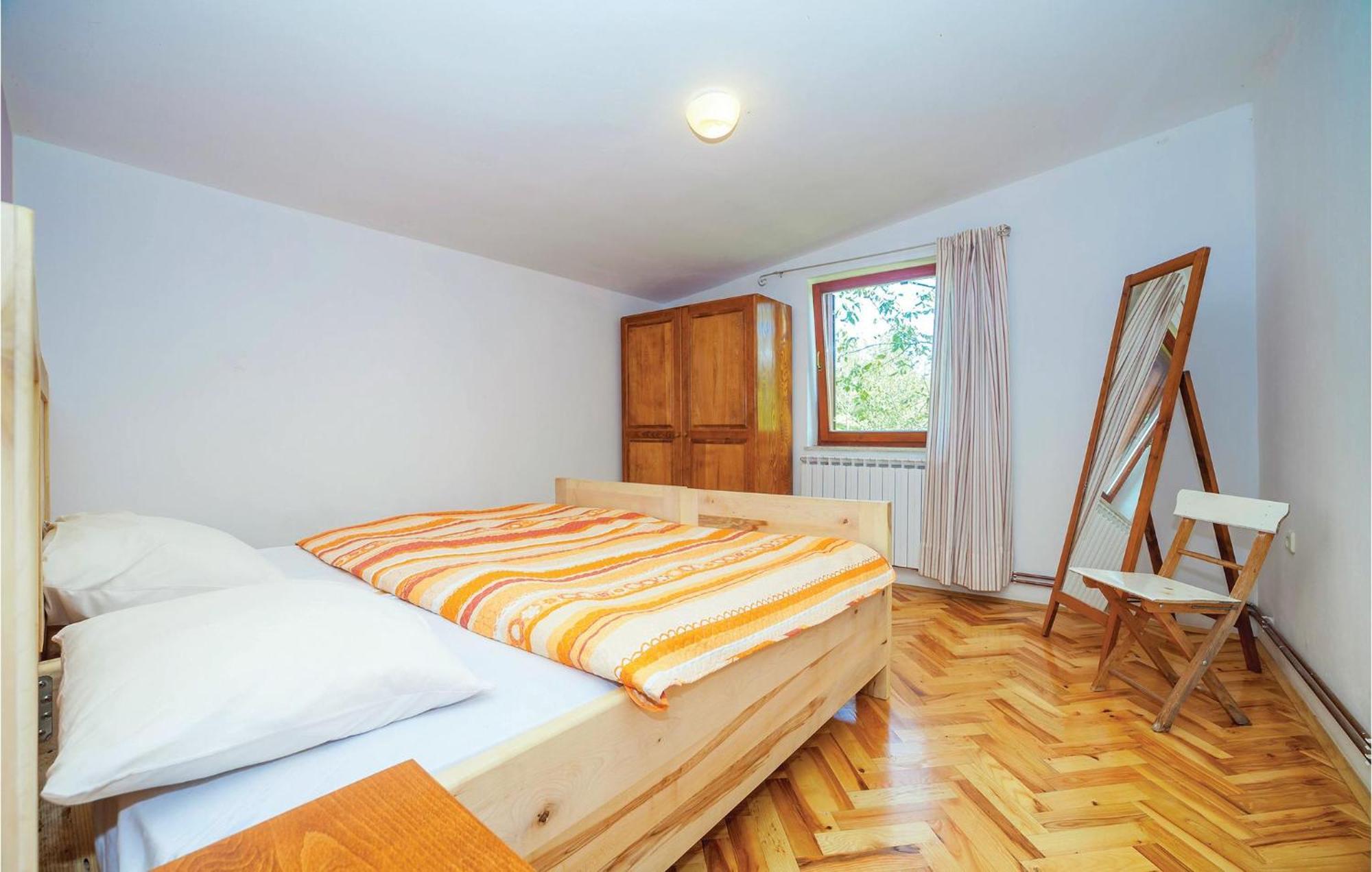 7 Bedroom Pet Friendly Home In Crni Kal Crni Kal  Exterior foto