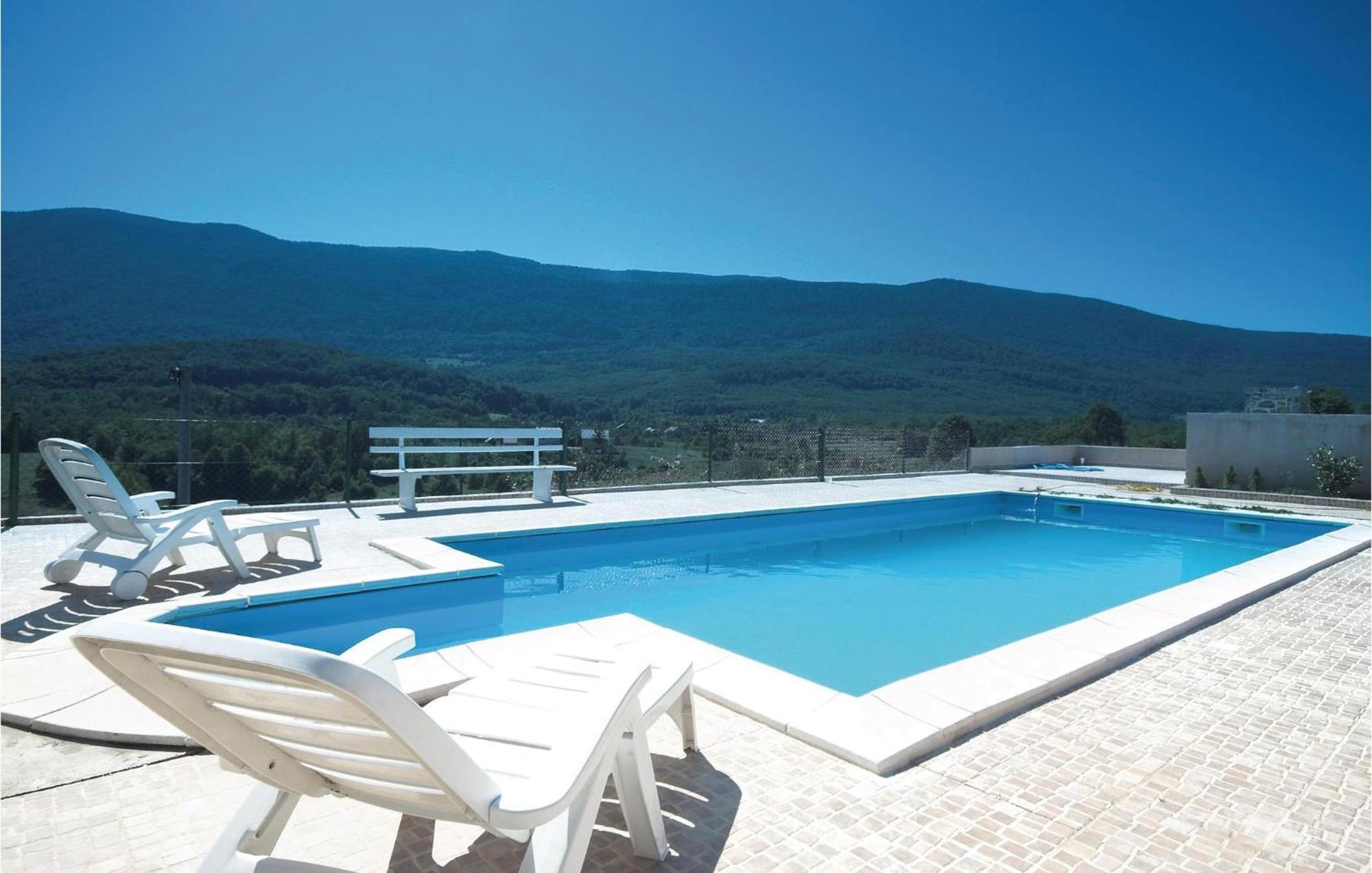 7 Bedroom Pet Friendly Home In Crni Kal Crni Kal  Exterior foto
