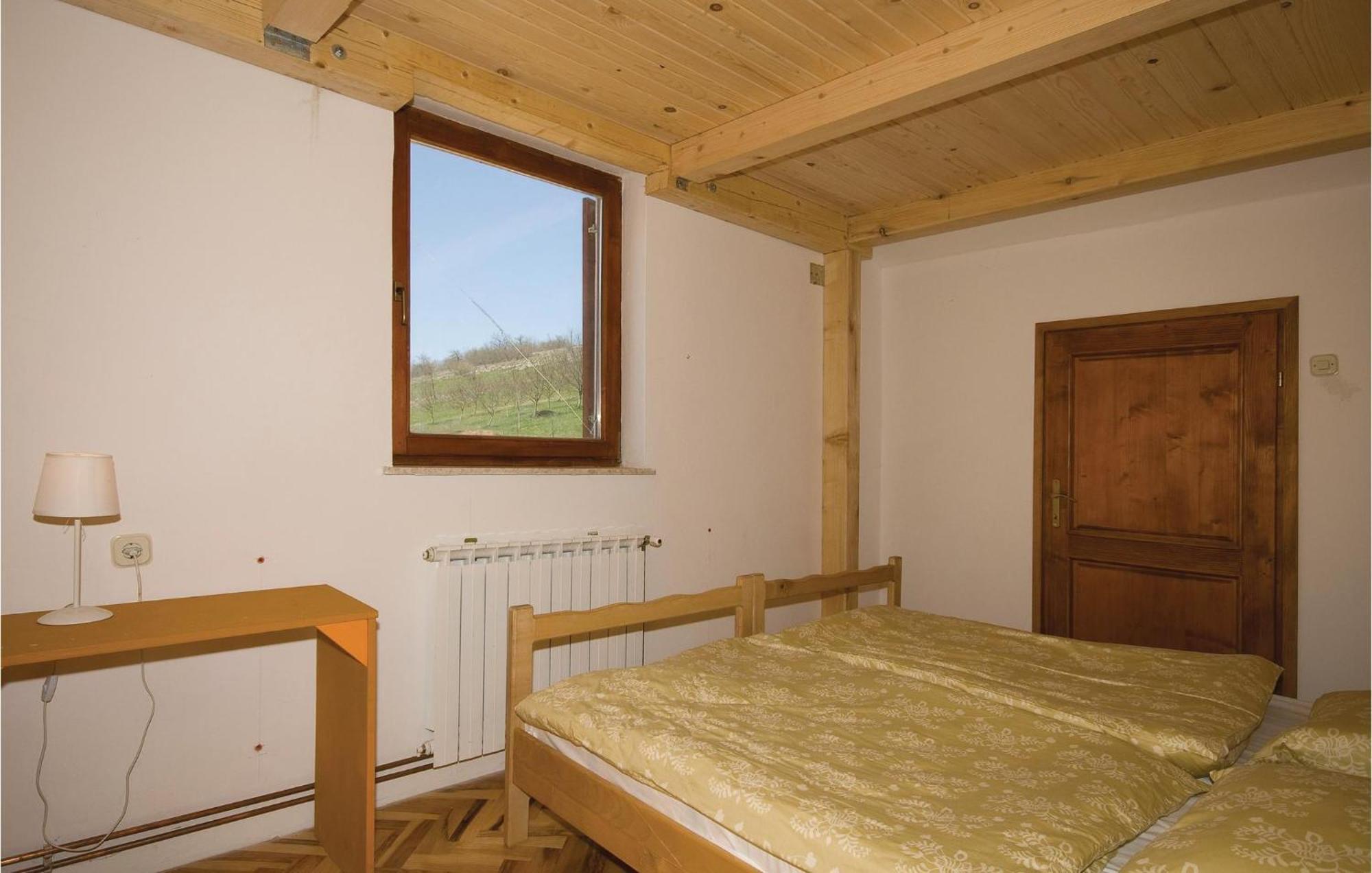 7 Bedroom Pet Friendly Home In Crni Kal Crni Kal  Exterior foto