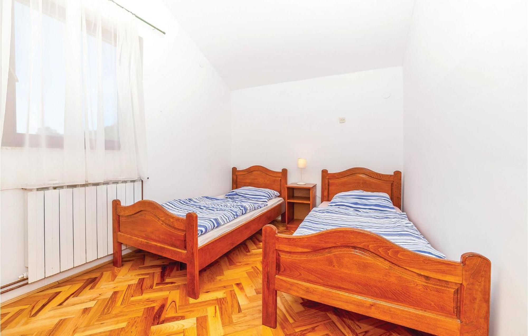 7 Bedroom Pet Friendly Home In Crni Kal Crni Kal  Exterior foto