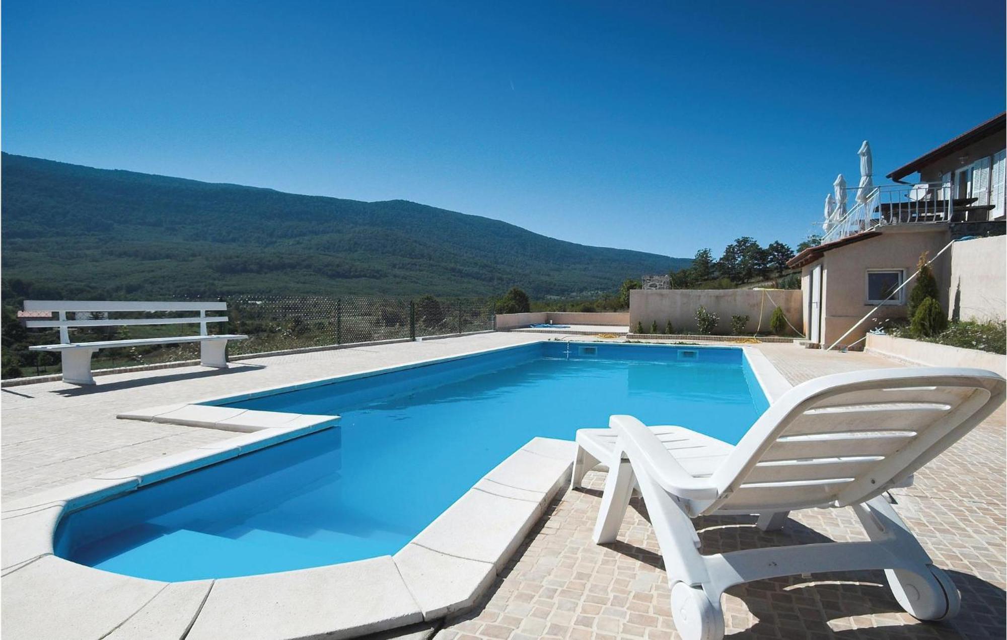 7 Bedroom Pet Friendly Home In Crni Kal Crni Kal  Exterior foto