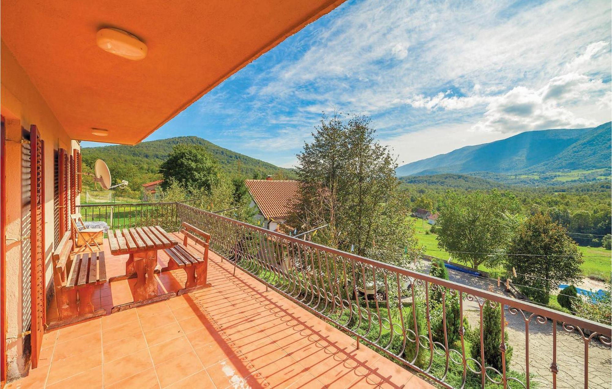 7 Bedroom Pet Friendly Home In Crni Kal Crni Kal  Exterior foto