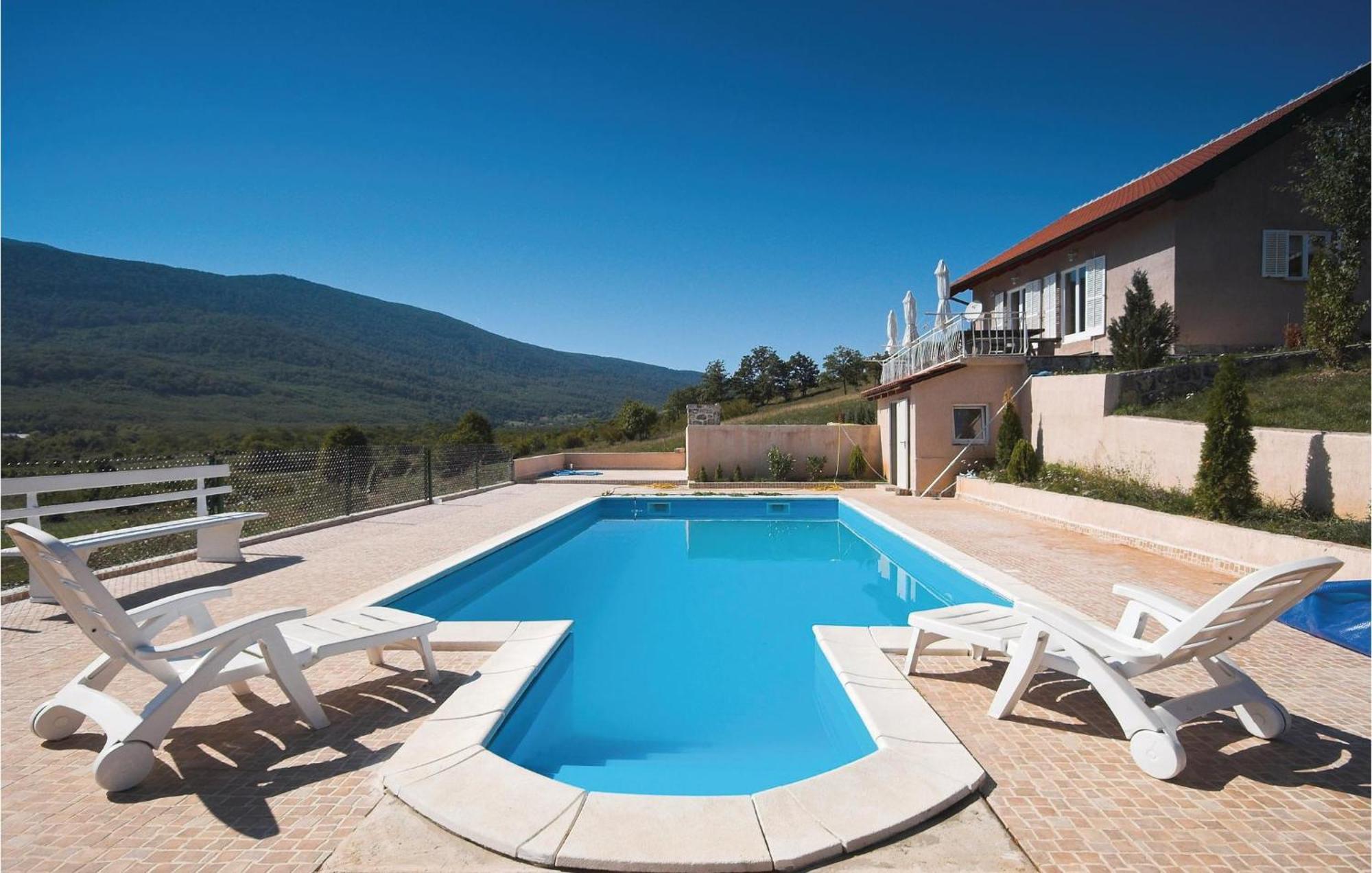 7 Bedroom Pet Friendly Home In Crni Kal Crni Kal  Exterior foto